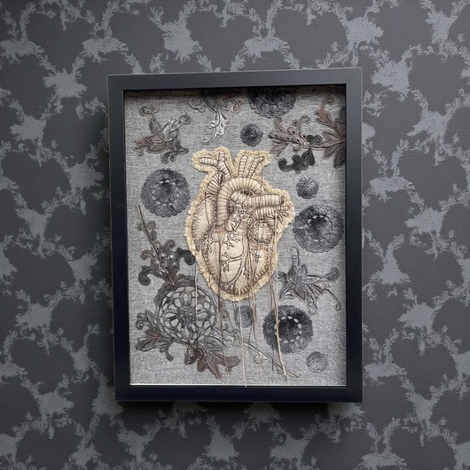 obrazy Obraz malowany i haftowany serce anatomiczne 3D.