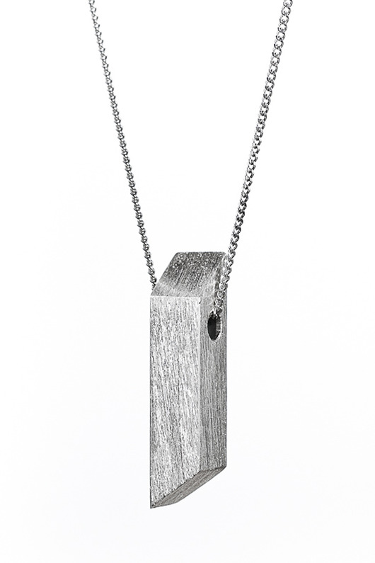 wisiorek krótki z kolekcji EDGY-łańcuszek 80 cm Daria Siwiak Jewellery