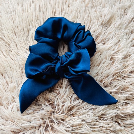 Satynowa gumka do włosów scrunchie granat Nandi