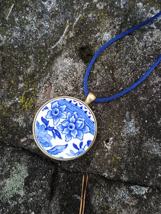 wisiory Naszyjnik w kobaltowe kwiaty