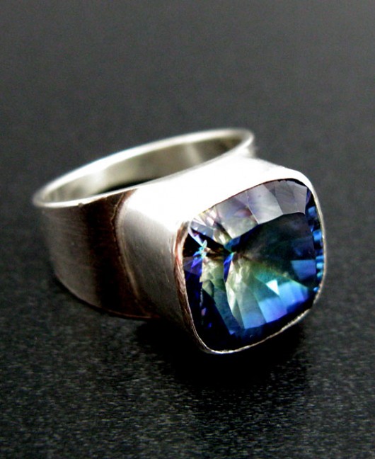 mystic topaz w sygnecie Pracownia Neores
