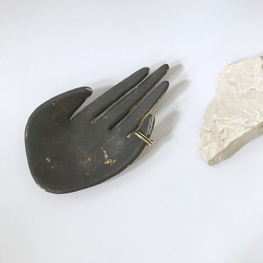 Ceramiczna Dłoń na Kamienno Złota Maison Fragile