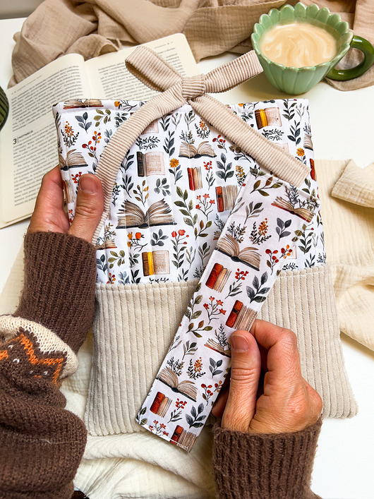 pokrowce i etui - różne Personalizowane etui na książkę, jesienne book sleeve ze sztruksu