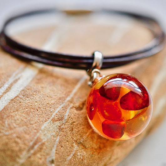 Bransoletka  koralikami z muszki i bursztynem Grol Jewellery