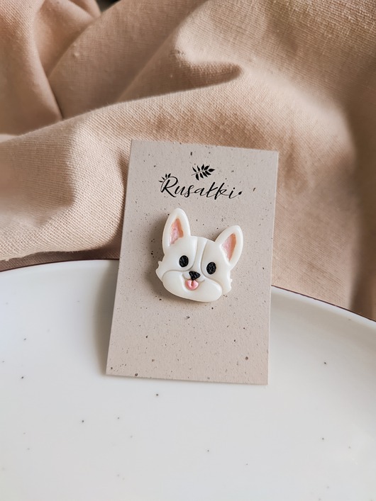 przypinki Pin pies Samojed, akcesoria z białym pieskiem, przypinka z psem