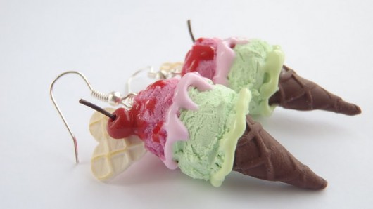 kolczyki z modeliny fimo  lody pistacja -trusk. Piecuchowo