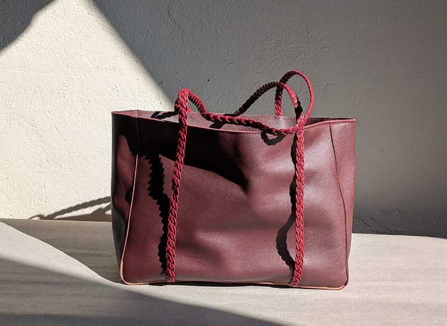 torby na ramię Bordowa skórzana torba z plecionką