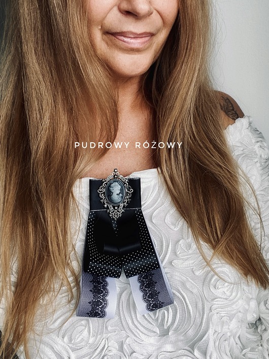 broszki Brosza/ Krawat z Kameą w stylu Glamour