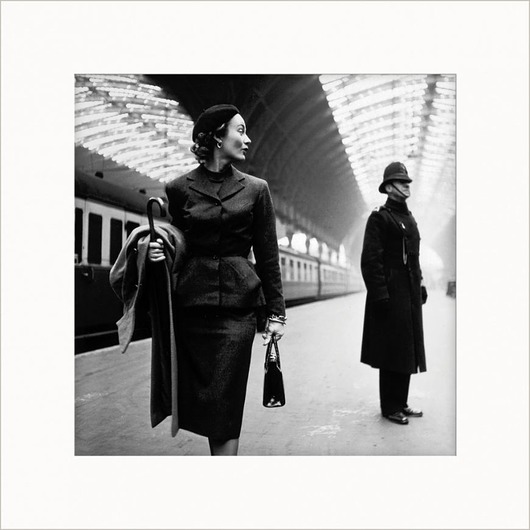 grafiki i ilustracje Victoria station -  passe-partout