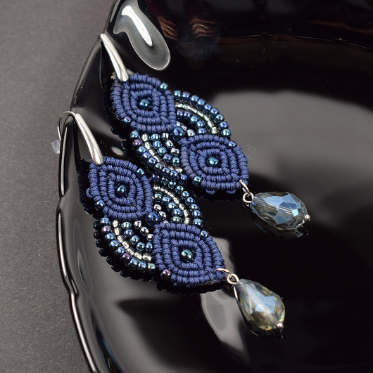 kolczyki - inne Długie kolczyki z koralików - eleganckie, wieczorowe