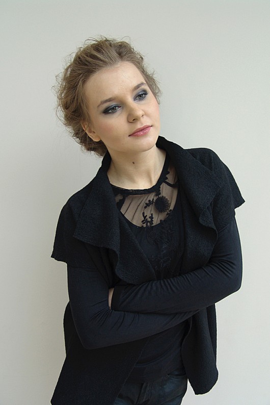 Luźna kamizela zdobiona na plecach rozm 36/38 KOIRE