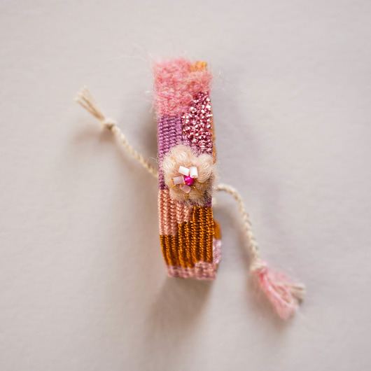 bransoletki - inne Bransoletka tkana w stylu rustykalnym z kwiatem