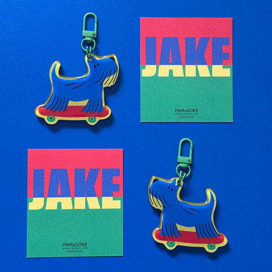 breloki Brelok Piesek na deskorolce