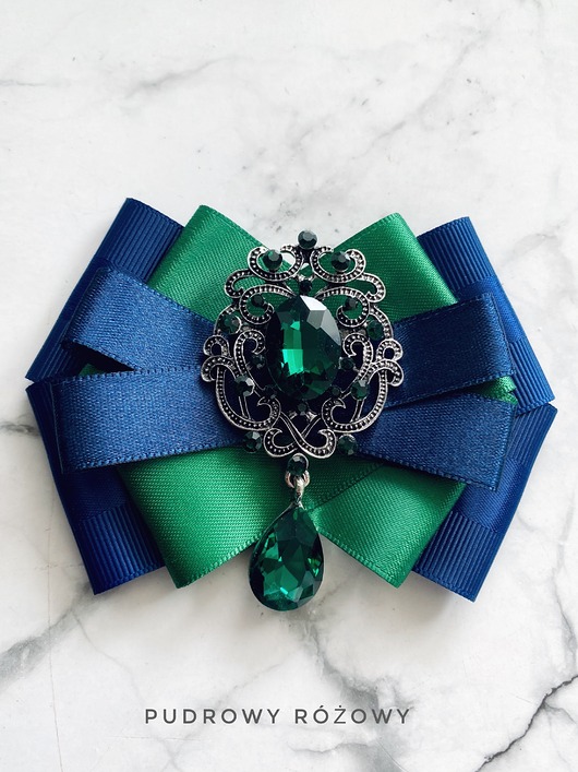 broszki Brosza z niesamowitym szmaragdowym zielonym kryształem  NEW
