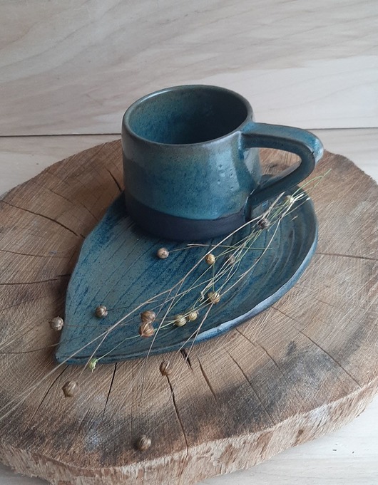 Ceramiczny kubek z talerzykiem liść DUET CERAMIKA