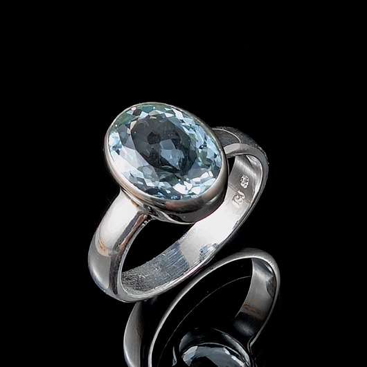 pierścionki srebrne Pierścionek błękitna toń akwamarynu