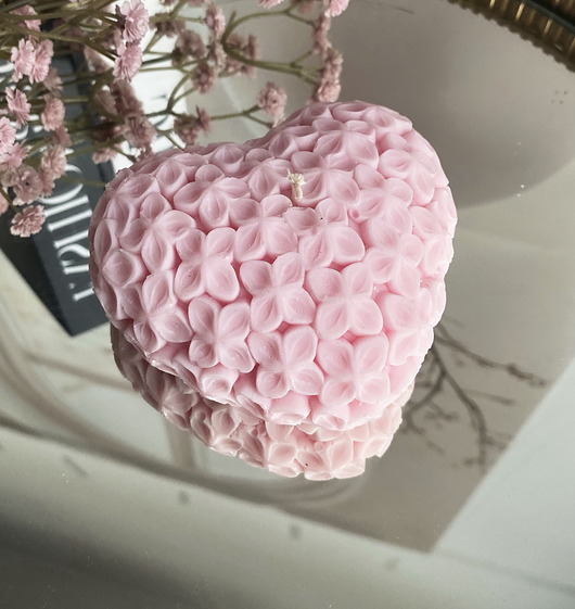 świeczniki i świece Świeca sojowa dekoracyjna "Rose Heart" 98x42mm różowa