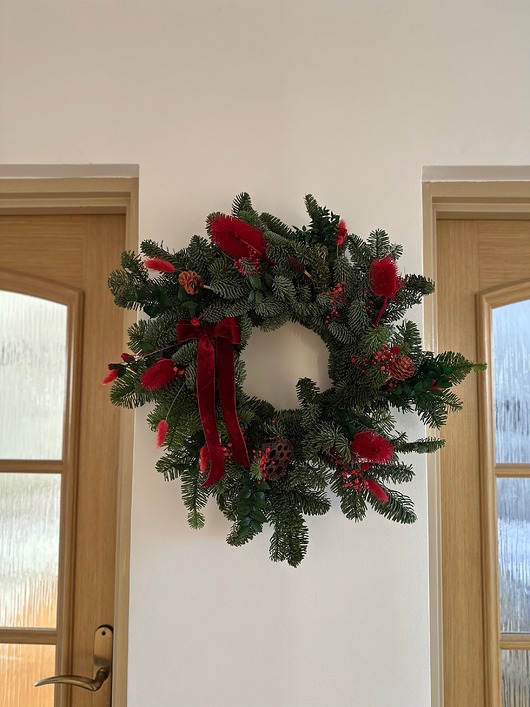 wianki bożonarodzeniowe Duży Świąteczny wianek czerwień ruskus