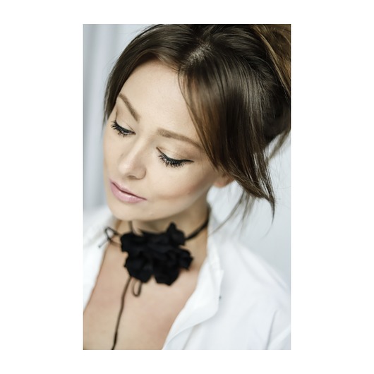broszki Czarny choker z jedwabiu