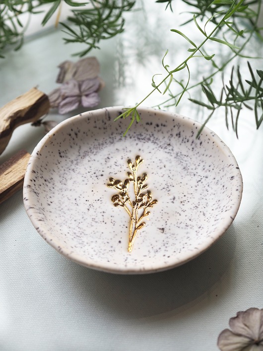 pojemniki na biżuterię Spodek na biżuterię lub palo santo