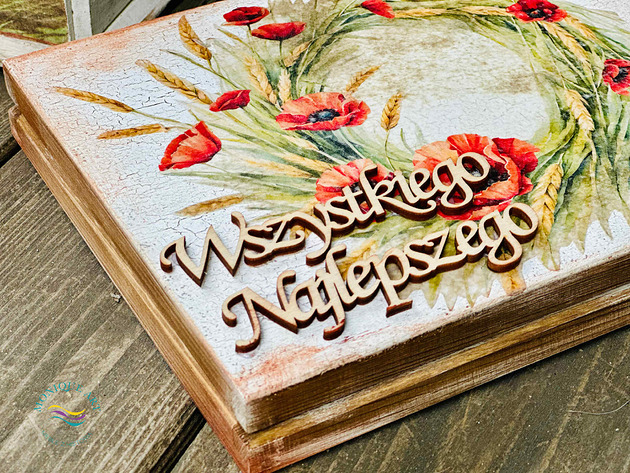 skrzynki, kufry i pudła Pudełko na czekoladki wykonane z naturalnego drewna z motywem sielskim