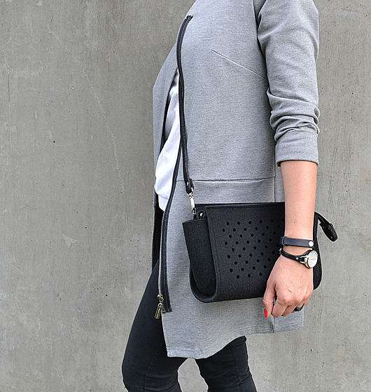 filcowa torebka ZipperPocketBlack felt label