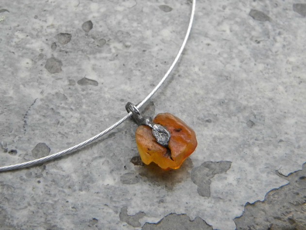 naszyjniki - inne Surowy bursztyn - naszyjnik