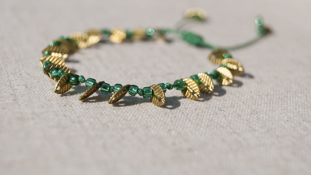 bransoletki na sznurku Bransoletka Leaves Emerald&Gold