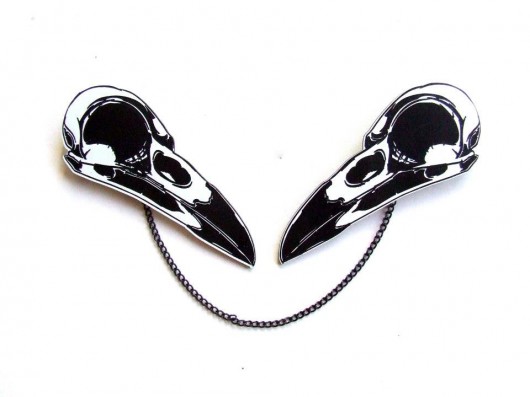 Klipsy do kołnierzyka, broszki skull bird Kraina czaru