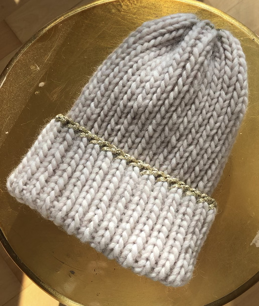 czapki damskie Wełniana kremowa czapka z dodatkiem błyszczącej nitki handmade ręczna robota