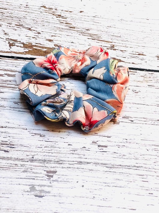 gumki do włosów Pela' SCRUNCHIE Chloe  pudrowe kwiatki
