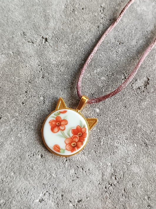 wisiory Naszyjnik w kwiaty kot