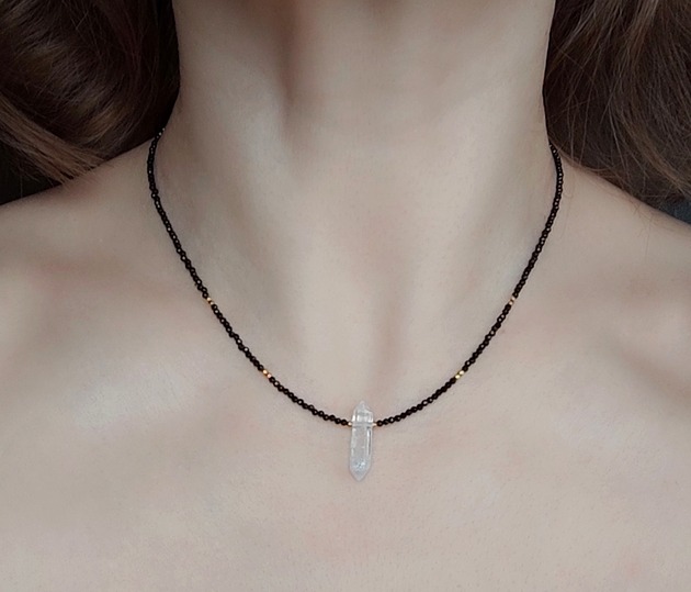 złote naszyjniki Kryształ górski z turmalinami