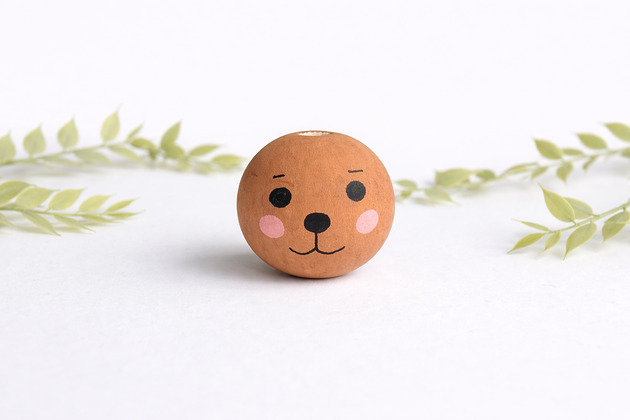 akcesoria różne Ręcznie malowany koralik miś brązowy 3 cm do makramy i rękodzieła 1 szt.