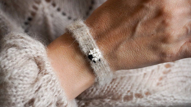 bransoletki na sznurku Puszysta, miękka bransoletka handmade - owieczka