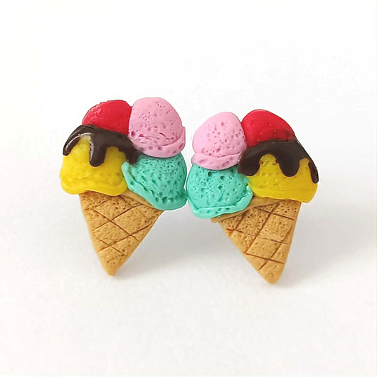 kolczyki z masy plastycznej Małe kolorowe kolczyki lody w rożku