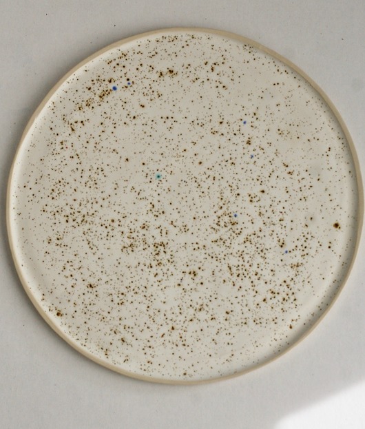 duży bały talerz ceramiczny matowy z efektem studio m.
