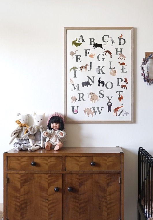 PLAKAT Z Alfabetem 50x70cm HI LITTLE