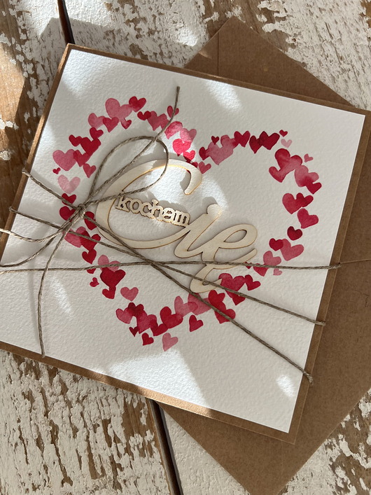 kartki scrapbooking Wyjątkowa kartka ręcznie robiona na walentynki - walentynka z sercem - Kocham