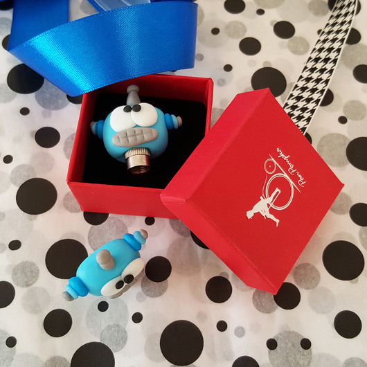 akcesoria do roweru Nakrętki na Twoje wentylki ROBOTY ROBOT