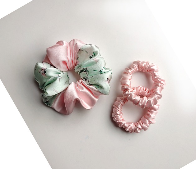 gumki do włosów Róż i mięta  - zestaw jedwabnych scrunchie