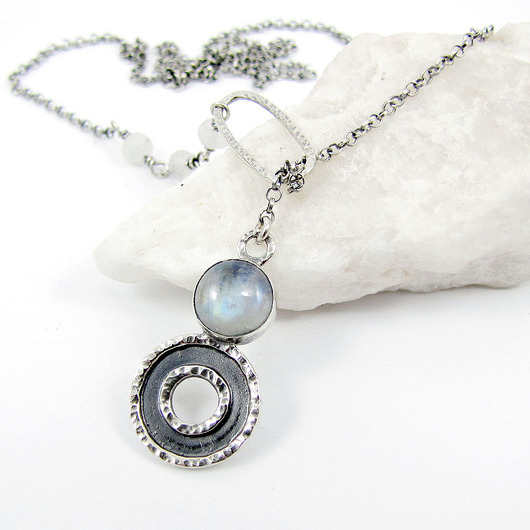 Short and long moonstone Amade Studio