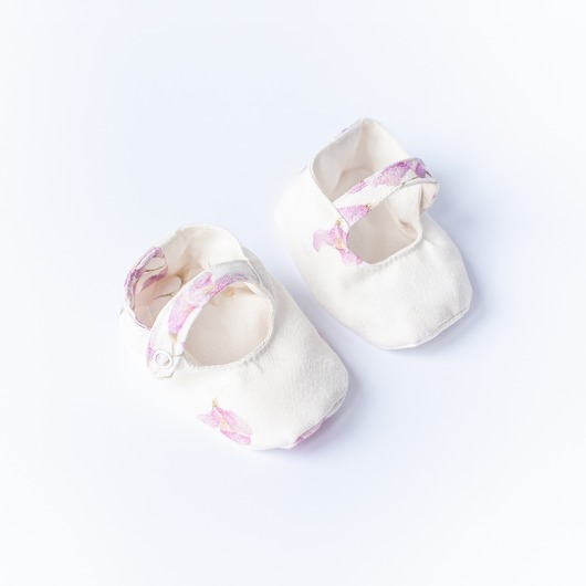 buty dziecięce Buciki w kwiatuszki wisterii