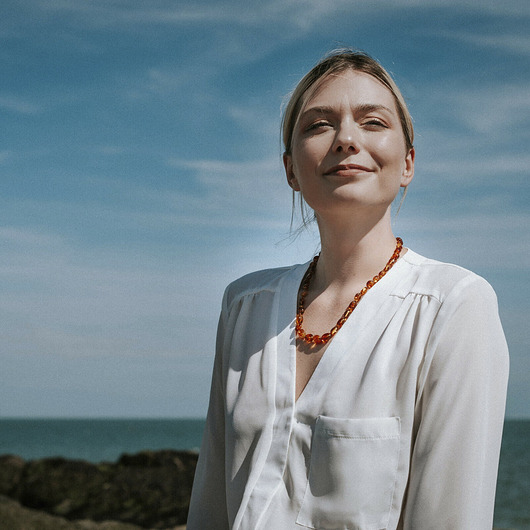 korale Klasyczny naszyjnik z bursztynu bałtyckiego - Koniakowy Bursztyn Bałtycki