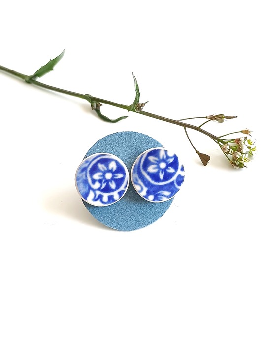 kolczyki ceramiczne Kolczyki ceramiczne w kobaltowe kwiaty