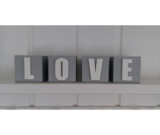 Drewniane kostki "love" Ładne Meble
