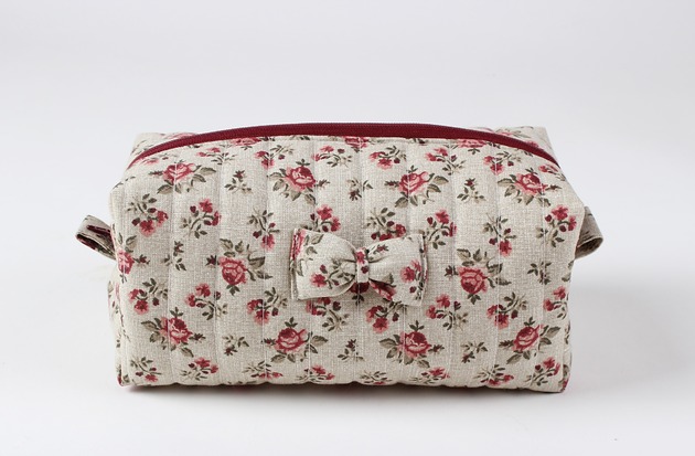 kosmetyczki Kosmetyczka w kwiaty