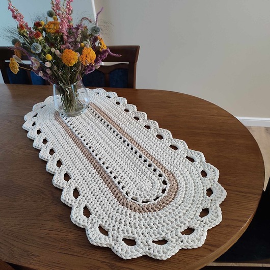 obrusy i serwetki Bieżnik owalny ze sznurka szydełkowy 50cmx110cm