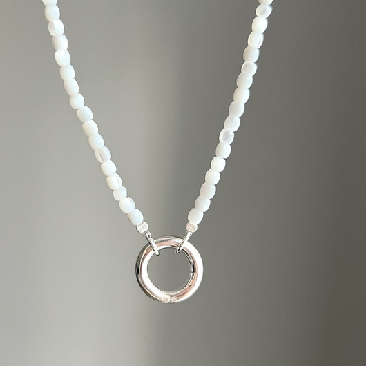 korale Naszyjnik ZAPIĘCIE KOŁO masa perłowa MUSZLA kamienie naturalne biały