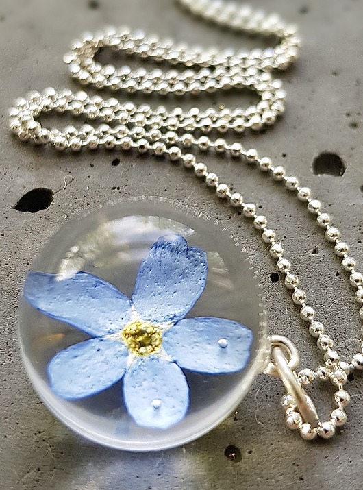 naszyjnik z niezapominajką Grol Jewellery